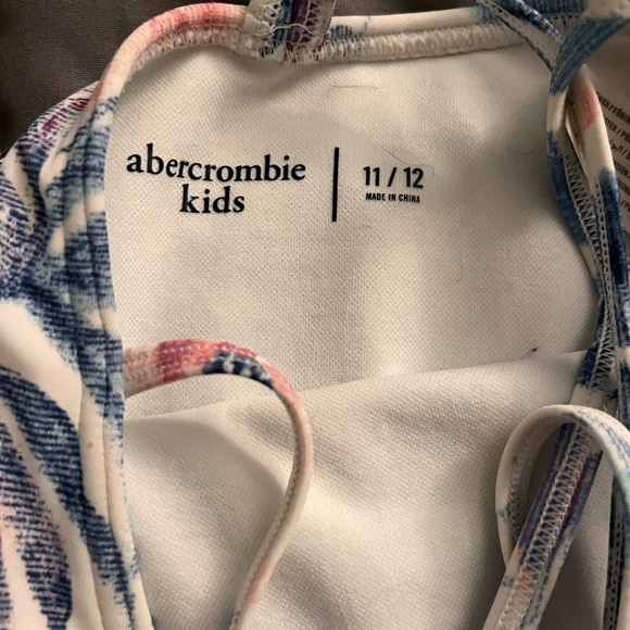 Abercrombie kids swim suit! - Picture 3 of 3